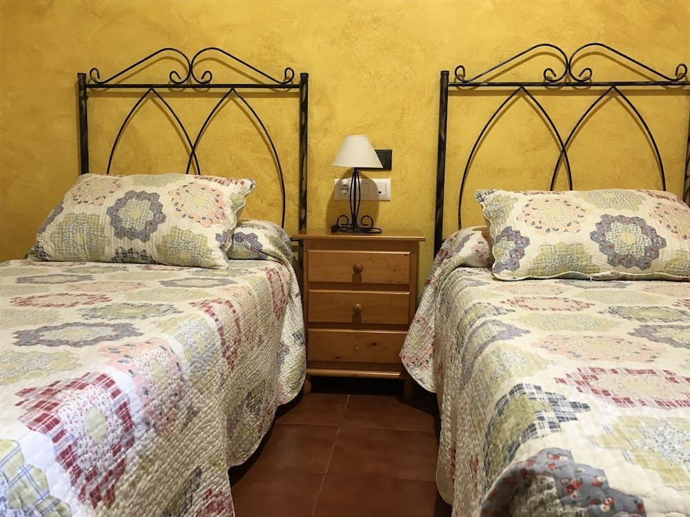 Hostal Cafeteria El Mero Захора Екстериор снимка