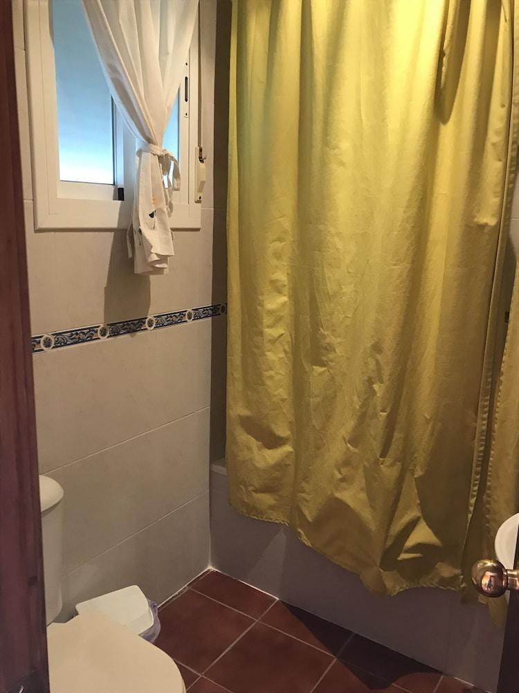 Hostal Cafeteria El Mero Захора Екстериор снимка